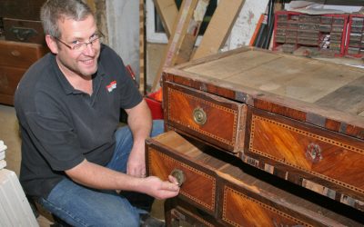 Antique Furniture Restorer Simon Lorkin - Surrey, Sussex and the south east of England